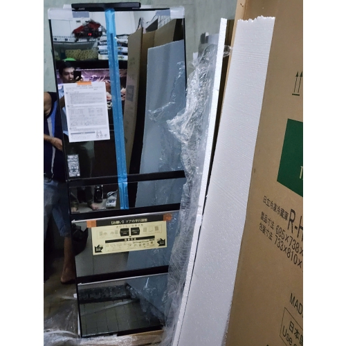 Tủ lạnh Hitachi R-HXCC62V mặt tráng gương dung tích 620L nội địa Nhật
