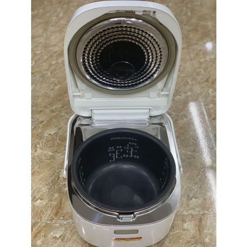 Nồi cơm điện Panasonic SR-HX106 date 2017 